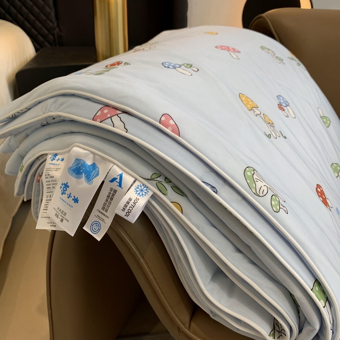 91家纺网 家纺一手货源 找家纺 奈萝家纺 2025新款A类凉感丝小凉皮夏被可机洗夏被新品空调被 小蘑菇