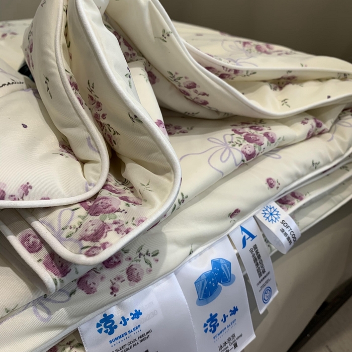 91家纺网 家纺一手货源 找家纺 奈萝家纺 2025新款A类凉感丝小凉皮夏被可机洗夏被新品空调被 樱花紫