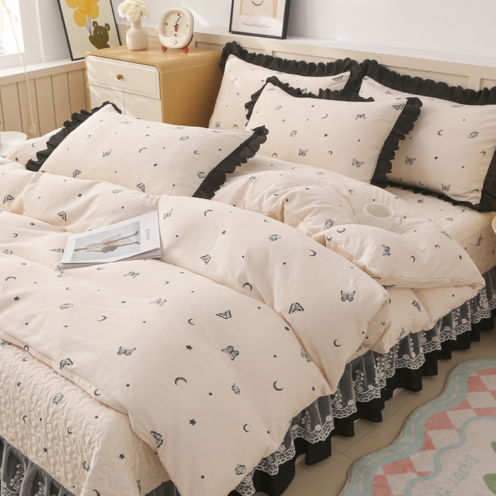 91家纺网 家纺一手货源 找家纺 铠畅  2025新款法式花边云朵棉床盖款夏被四件套 蝶梦