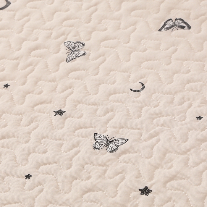 91家纺网 家纺一手货源 找家纺 铠畅  2025新款法式花边云朵棉床盖款夏被四件套 蝶梦