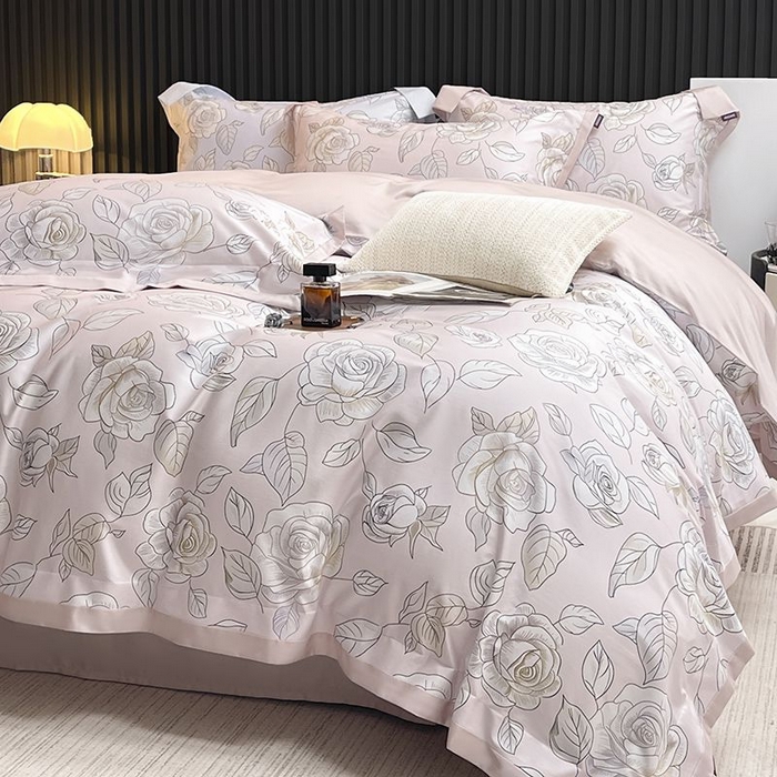 91家纺网 家纺一手货源 找家纺 2025新款夏季热款A类母婴级数码印花全棉四件套高端纯棉被套长绒棉床单床笠床上用品 沐熙-粉