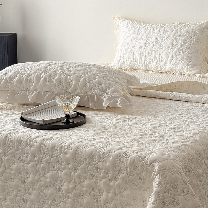 91家纺网 家纺一手货源 找家纺 佳汐蓝家纺2025春夏新品60天丝夹棉床盖多用 素客-奶油白