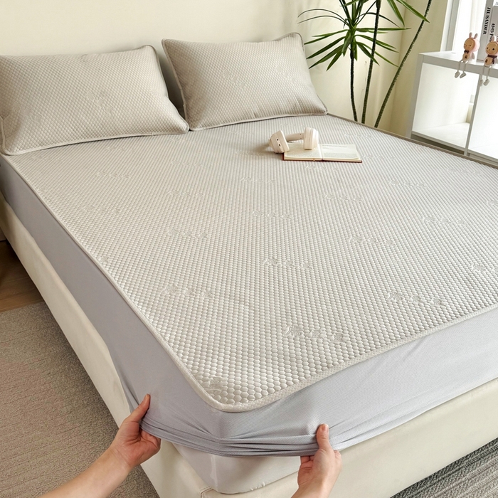 91家纺网 家纺一手货源 找家纺 许林2025新款凉豆豆床席 简约金