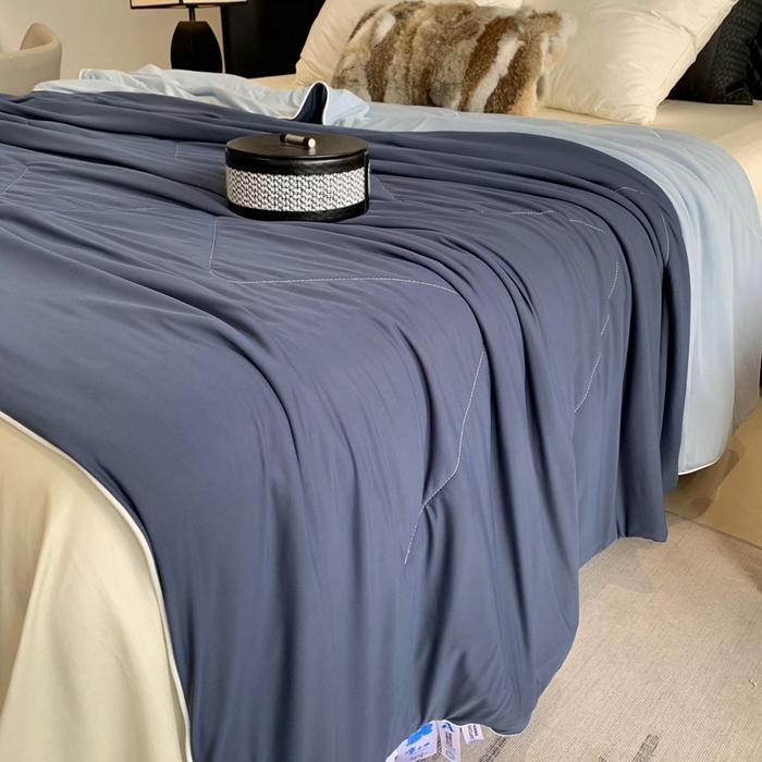 91家纺网 家纺一手货源 找家纺 奈萝家纺 2025新款A类凉感丝小凉皮夏被可机洗夏被新品空调被 亚朵蓝