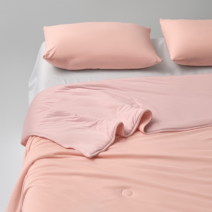 91家纺网 家纺一手货源 找家纺 欧邦 2025春夏新款Pro+深睡双面用锦纶夏被空调被 仲夏粉