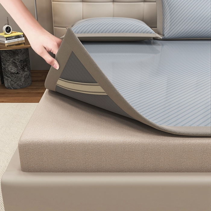 91家纺网 家纺一手货源 找家纺 欧邦 2025春夏新款水某星同款斜纹提花冰丝席三件套 凉席款-水蓝