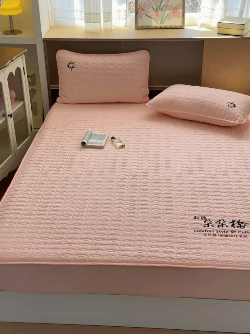 91家纺网 家纺一手货源 找家纺 云雀 2025新款A类加棉刺绣棉花床笠+盖毯 棉花床笠-玉粉