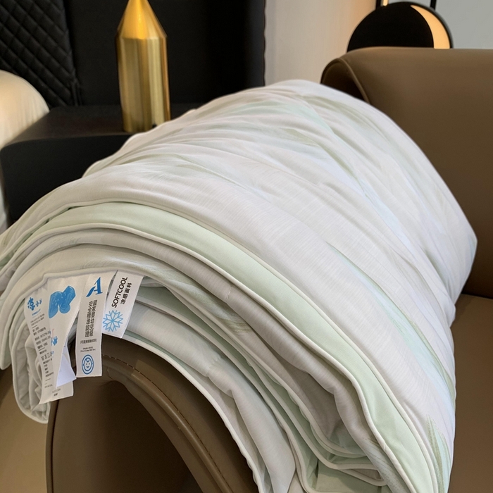 91家纺网 家纺一手货源 找家纺 奈萝家纺 2025新款A类凉感丝小凉皮夏被可机洗夏被新品空调被 羽毛绿