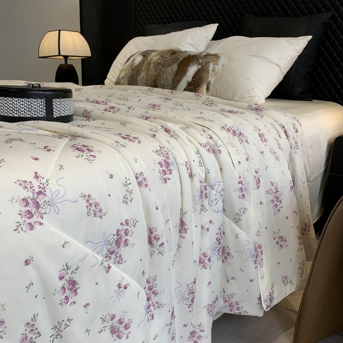 91家纺网 家纺一手货源 找家纺 奈萝家纺 2025新款A类凉感丝小凉皮夏被可机洗夏被新品空调被 樱花紫