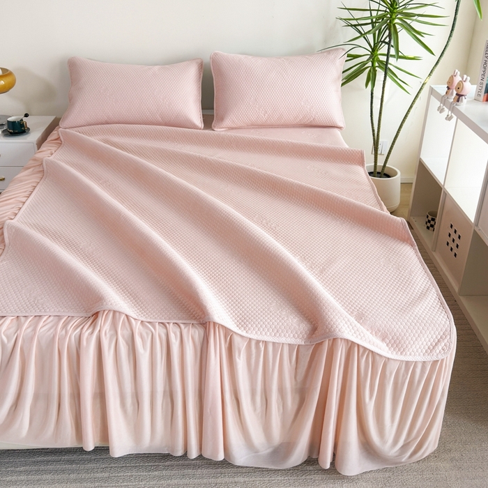 91家纺网 家纺一手货源 找家纺 许林2025新款凉豆豆床裙 北欧粉