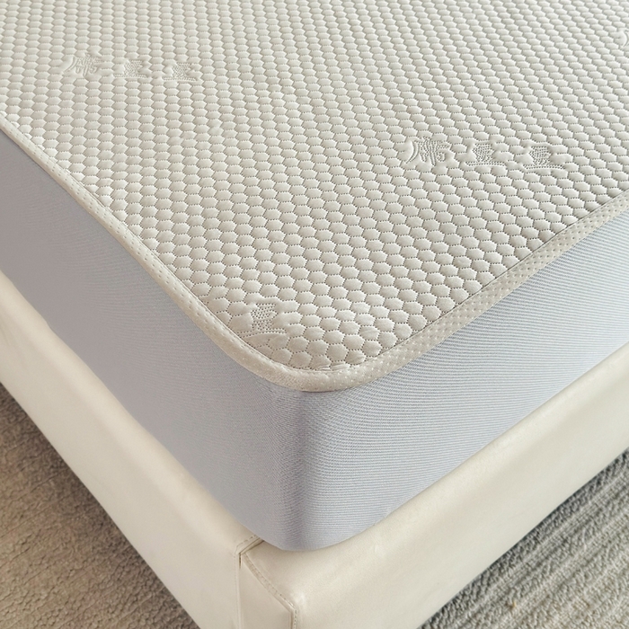 91家纺网 家纺一手货源 找家纺 许林2025新款凉豆豆床席 简约金