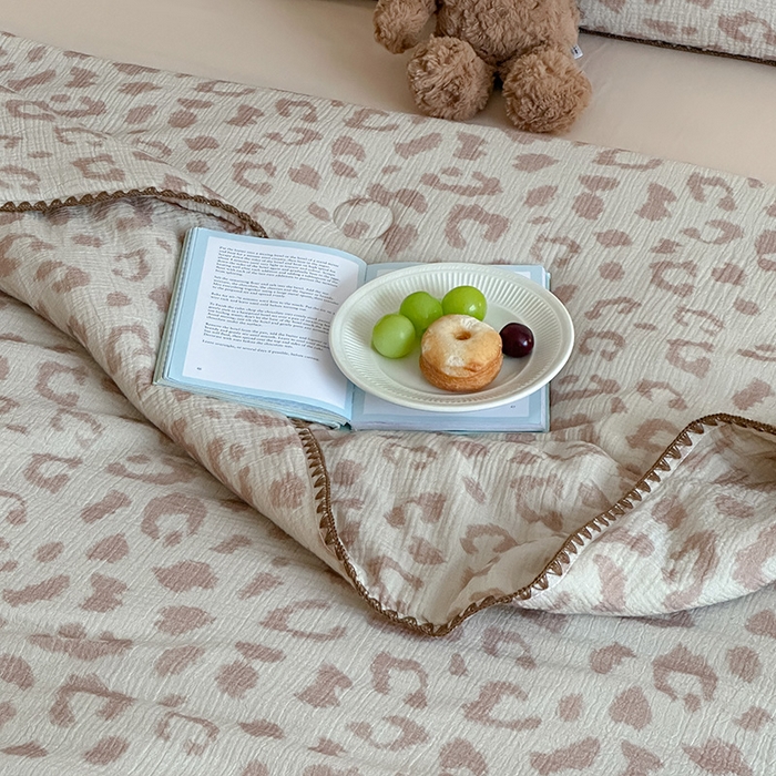 91家纺网 家纺一手货源 找家纺 三朵家纺 2025春夏新款全棉纯棉双层绉绉纱三角针夏被夏凉被空调被 时尚生活