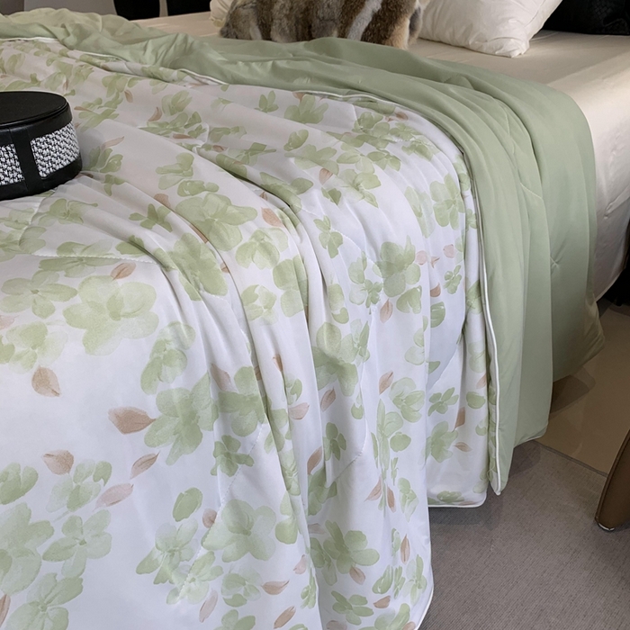 91家纺网 家纺一手货源 找家纺 奈萝家纺 2025新款A类凉感丝小凉皮夏被可机洗夏被新品空调被 清凉一夏绿