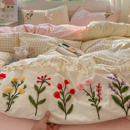 91家纺网 家纺一手货源 找家纺 （总）子钦家纺 2025新款云朵棉针织棉韩版花边毛巾绣床单床笠四件套-花仙子