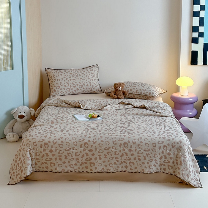 91家纺网 家纺一手货源 找家纺 三朵家纺 2025春夏新款全棉纯棉双层绉绉纱三角针夏被夏凉被空调被 时尚生活