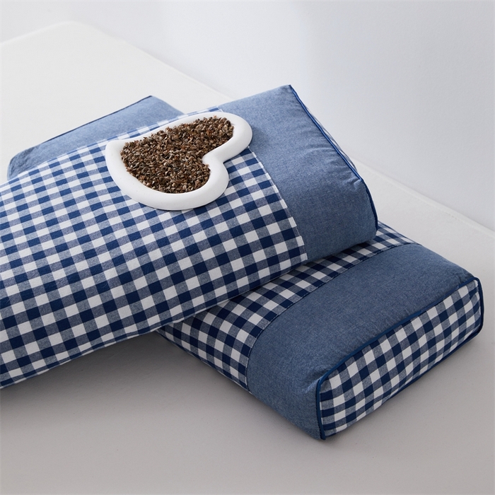 91家纺网 家纺一手货源 找家纺 大熊2025新款全棉水洗棉色织荞麦枕 宫廷荞麦枕-蓝40*60*9cm