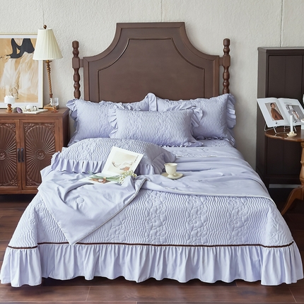 91家纺网 家纺一手货源 找家纺 （总）乐朵家居 2025新款 花璟枝 天丝缎 夹棉床盖+可加夏被 琉璃紫