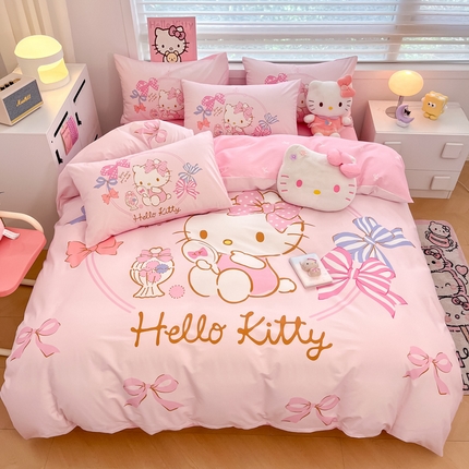 91家纺网 家纺一手货源 找家纺 暮思家居 2025新款正版授权三丽鸥大阪全棉数码印花纯棉四件套系列-第三批(专版花型) 大版-美美KT