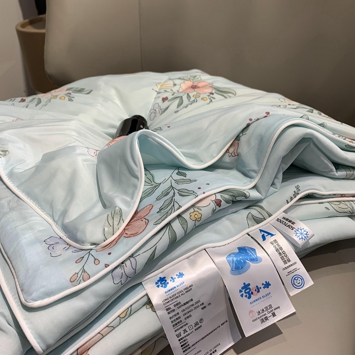 91家纺网 家纺一手货源 找家纺 奈萝家纺 2025新款A类凉感丝小凉皮夏被可机洗夏被新品空调被 夏花蓝
