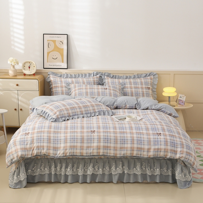 91家纺网 家纺一手货源 找家纺 铠畅  2025新款法式花边云朵棉床盖款夏被四件套 格兰情调