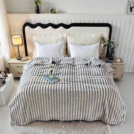 美洲琳 2025新款仿兔毛大泡泡宽抽条毛毯毯子 浅灰
