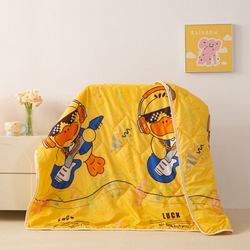 91家纺网 家纺一手货源 找家纺 景艺家纺 2025新款儿童夏凉被 音乐鸭,粉色猫,动物园,可爱滑板狗, 恐龙气球 ,发财猫 ,快乐肥宅,快乐小伙伴,蓝色猫 ,派大星,亲子熊,奥特曼,音乐女孩,音乐鸭