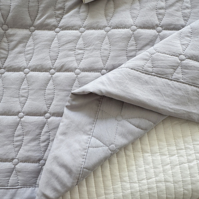 91家纺网 家纺一手货源 找家纺 云雀 2025新款A类加棉刺绣棉花床笠+盖毯 棉花盖毯-灰