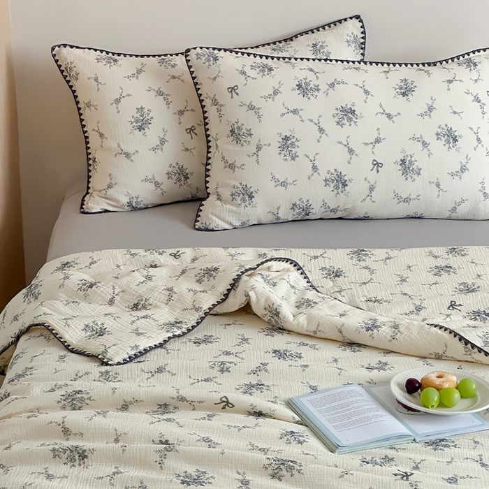 91家纺网 家纺一手货源 找家纺 三朵家纺 2025春夏新款全棉纯棉双层绉绉纱三角针夏被夏凉被空调被 沐言灰