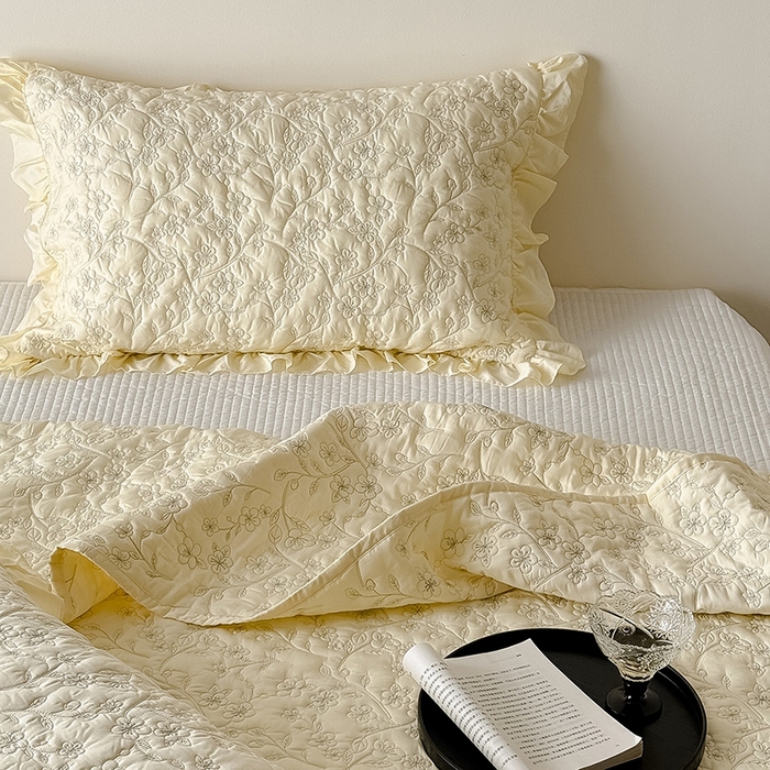 91家纺网 家纺一手货源 找家纺 佳汐蓝家纺2025春夏新品60天丝夹棉床盖多用 素客-新月黄