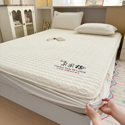 91家纺网 家纺一手货源 找家纺 （总）云雀 2025新款A类加棉刺绣棉花床笠+盖毯