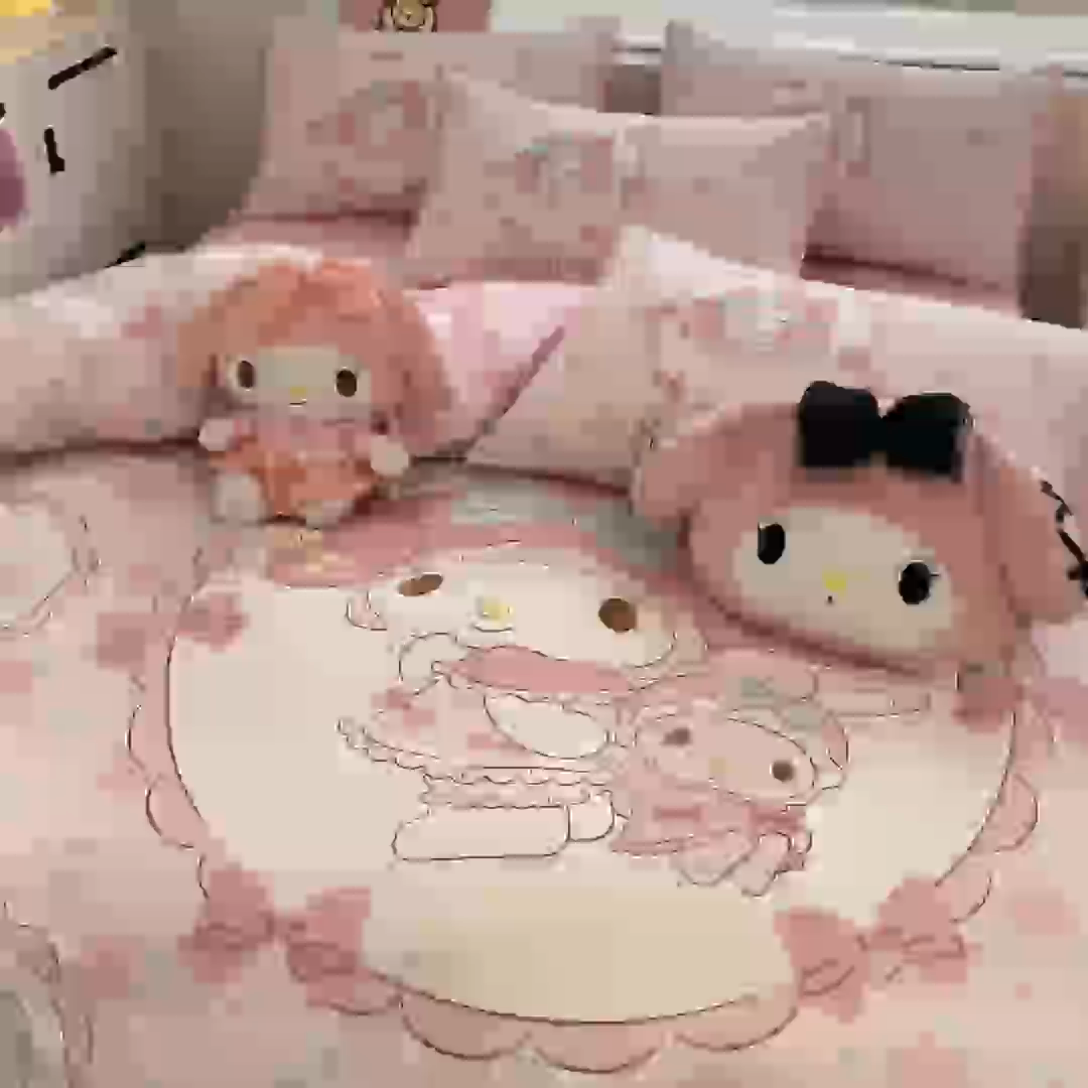 91家纺网 家纺一手货源 找家纺 暮思家居 2025新款正版授权三丽鸥大阪全棉数码印花纯棉四件套系列-第三批(专版花型) 大版-花园美乐蒂