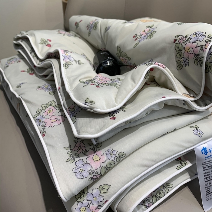 91家纺网 家纺一手货源 找家纺 奈萝家纺 2025新款A类凉感丝小凉皮夏被可机洗夏被新品空调被 小熊玩偶