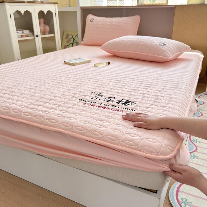 91家纺网 家纺一手货源 找家纺 云雀 2025新款A类加棉刺绣棉花床笠+盖毯 棉花床笠-玉粉