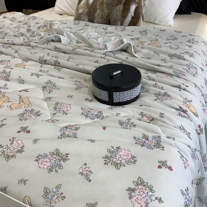 91家纺网 家纺一手货源 找家纺 奈萝家纺 2025新款A类凉感丝小凉皮夏被可机洗夏被新品空调被 小熊玩偶