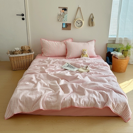 91家纺网 家纺一手货源 找家纺 2025新款全棉纯棉水洗棉提花贝壳边夏被夏凉被空调被 落樱粉