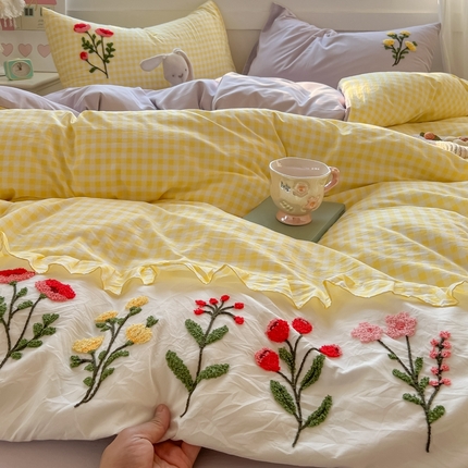 91家纺网 家纺一手货源 找家纺 （总）子钦家纺 2025新款云朵棉针织棉韩版花边毛巾绣床单床笠四件套-花仙子