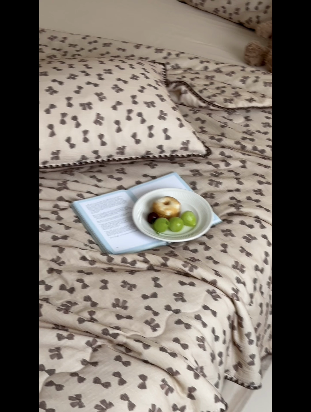 91家纺网 家纺一手货源 找家纺 三朵家纺 2025春夏新款全棉纯棉双层绉绉纱三角针夏被夏凉被空调被 可爱蝴蝶结