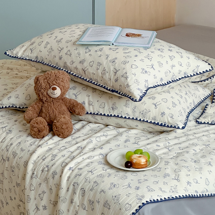 91家纺网 家纺一手货源 找家纺 三朵家纺 2025春夏新款全棉纯棉双层绉绉纱三角针夏被夏凉被空调被 玩偶熊