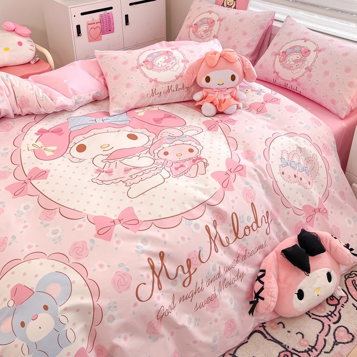 91家纺网 家纺一手货源 找家纺 暮思家居 2025新款正版授权三丽鸥大阪全棉数码印花纯棉四件套系列-第三批(专版花型) 大版-花园美乐蒂