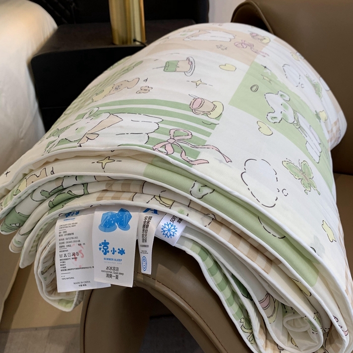 91家纺网 家纺一手货源 找家纺 奈萝家纺 2025新款A类凉感丝小凉皮夏被可机洗夏被新品空调被 生日派对