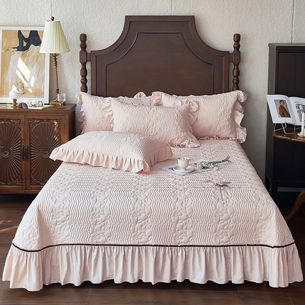 91家纺网 家纺一手货源 找家纺 乐朵家居 2025新款 花璟枝 天丝缎 夹棉床盖+可加夏被 粉嫩玉