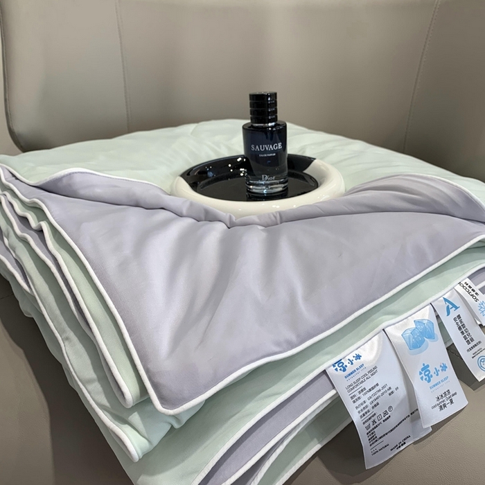 91家纺网 家纺一手货源 找家纺 奈萝家纺 2025新款A类凉感丝小凉皮夏被可机洗夏被新品空调被 香草奶冻