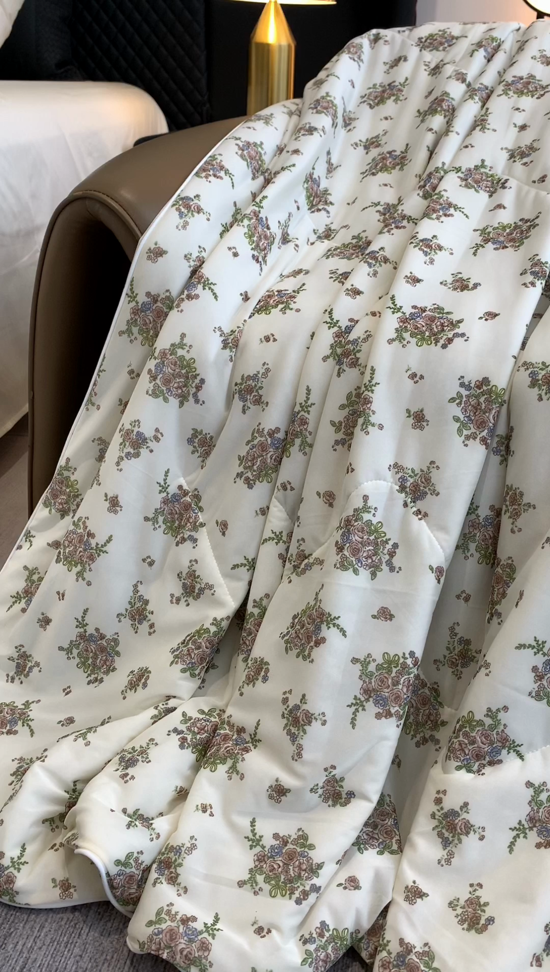 91家纺网 家纺一手货源 找家纺 奈萝家纺 2025新款A类凉感丝小凉皮夏被可机洗夏被新品空调被 碎花情怀