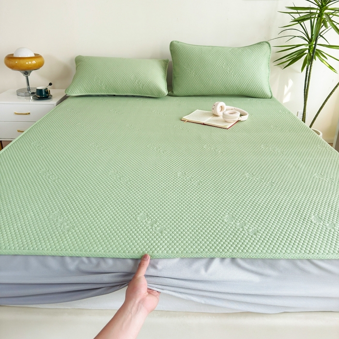 91家纺网 家纺一手货源 找家纺 许林2025新款凉豆豆床席 简约绿