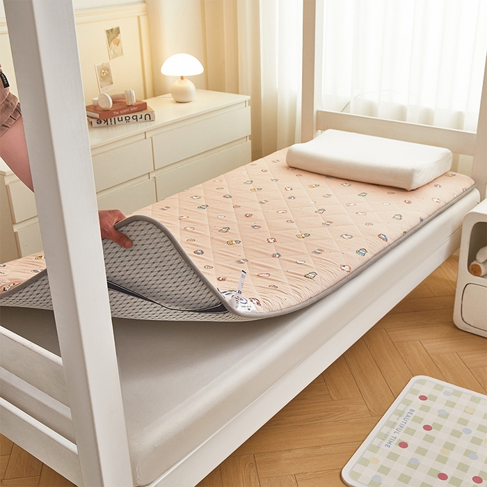 91家纺网 家纺一手货源 找家纺 丽诺床垫 2025新款全棉抗菌三明治学生床垫 芝麻街