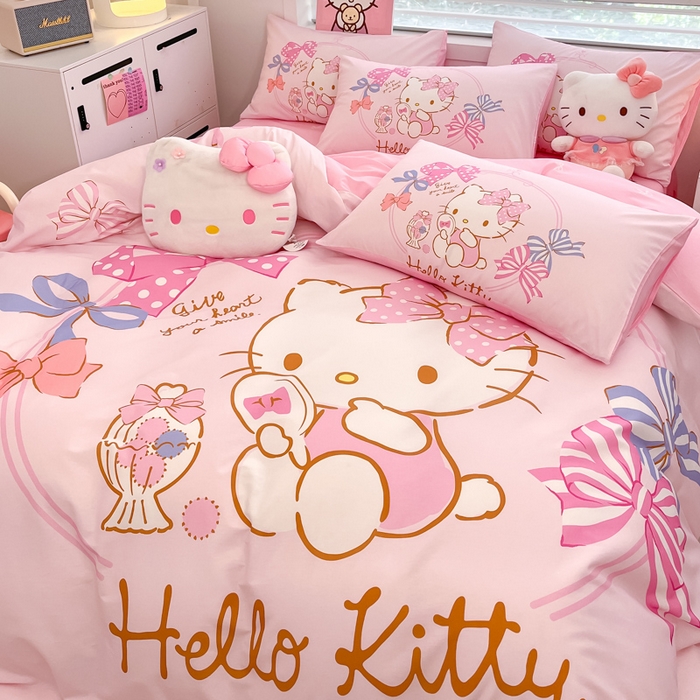 91家纺网 家纺一手货源 找家纺 暮思家居 2025新款正版授权三丽鸥大阪全棉数码印花纯棉四件套系列-第三批(专版花型) 大版-美美KT