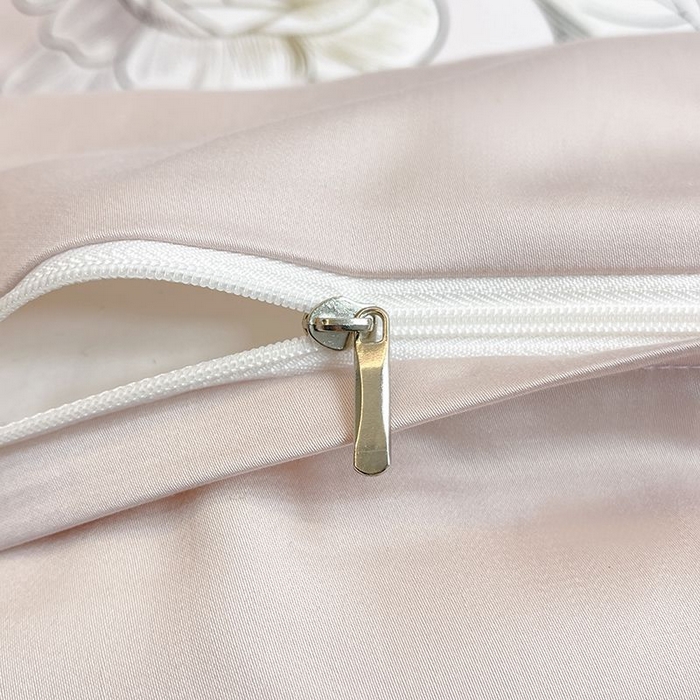 91家纺网 家纺一手货源 找家纺 2025新款夏季热款A类母婴级数码印花全棉四件套高端纯棉被套长绒棉床单床笠床上用品 沐熙-粉