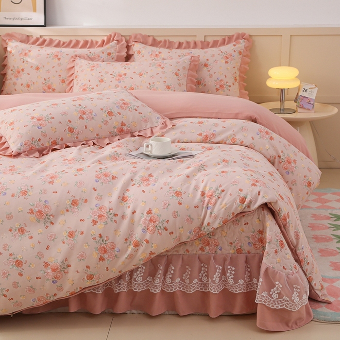 91家纺网 家纺一手货源 找家纺 铠畅  2025新款法式花边云朵棉床盖款夏被四件套 繁花