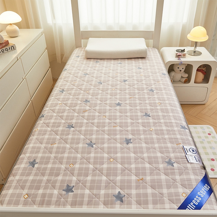 91家纺网 家纺一手货源 找家纺 丽诺床垫 2025新款全棉抗菌三明治学生床垫 星恋时刻