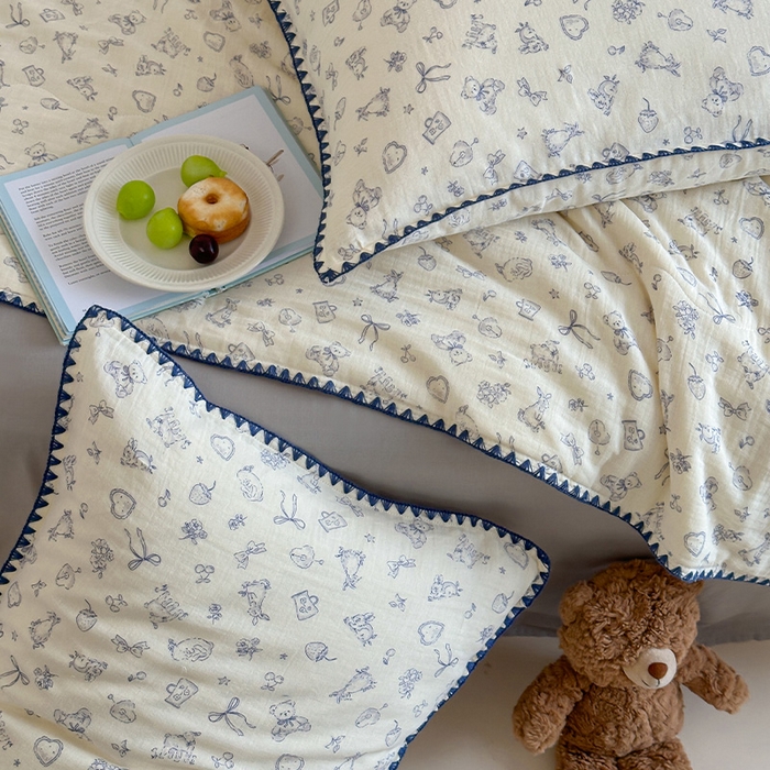 91家纺网 家纺一手货源 找家纺 三朵家纺 2025春夏新款全棉纯棉双层绉绉纱三角针夏被夏凉被空调被 玩偶熊